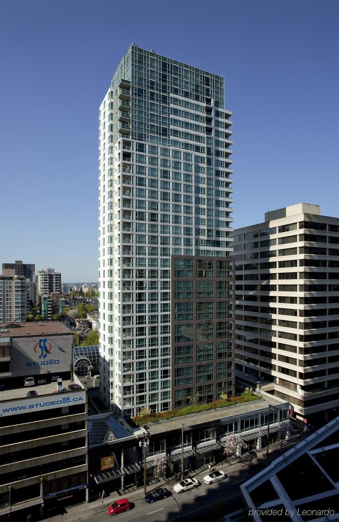 Carmana Hotel & Suites Vancouver Exterior photo